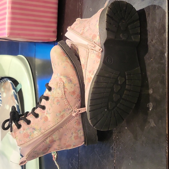 Girl Boots - Picture 4 of 5